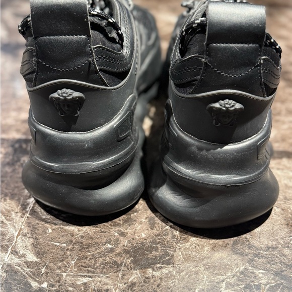 NEW Versace Chain Reaction Sneakers Mens EU Size 44 US 11 Black main image 4